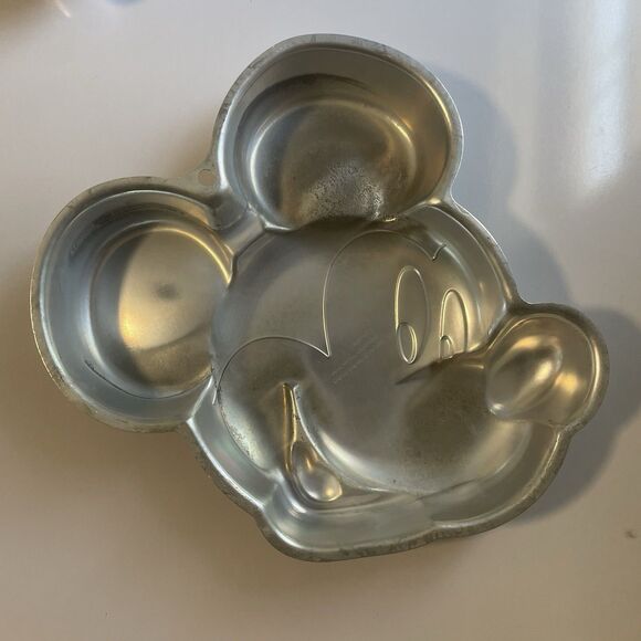 3 Vintage Wilton Disney‎ Aluminum Cake Pans Mickey Mouse Band Leader Donald Duck - Picture 8 of 8